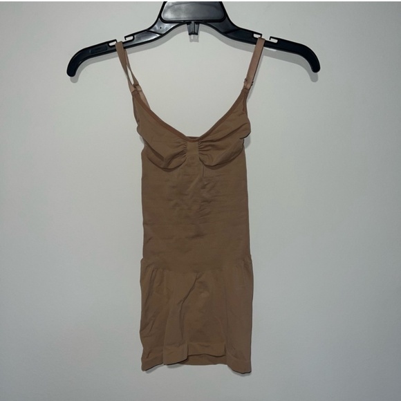 NWOT SHAPEWEAR SEAMLESS SCULPT SLIP DRESS SIENNA SMALL - Picture 1 of 3